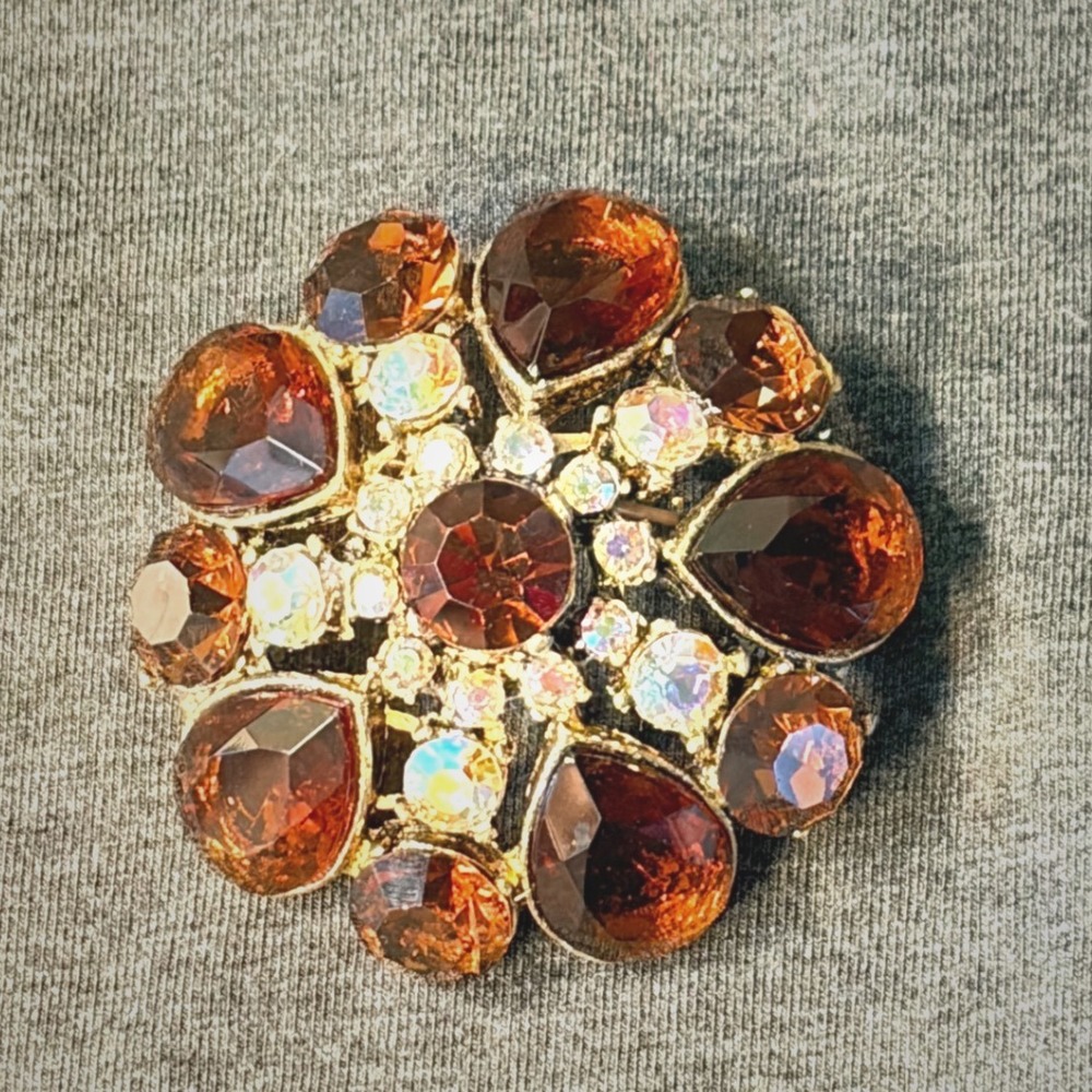 Brooch Gold Tone Honey AB Rhinestone Brown Vintage Mid Century 2 Inch